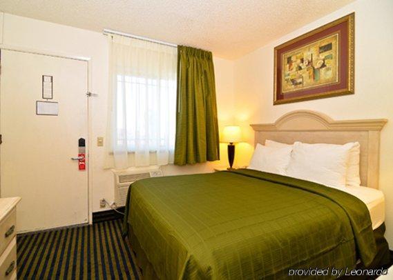 Super 8 by Wyndham San Diego Hotel Circle Zimmer foto